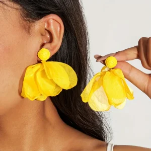 گوشواره پاپیونی زرد تابستانی